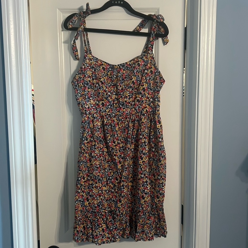 Old Navy Dress with pockets!